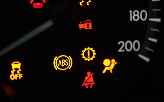 Tại sao phanh ABS là trang bị tiêu chuẩn trên các mẫu xe ngày nay?