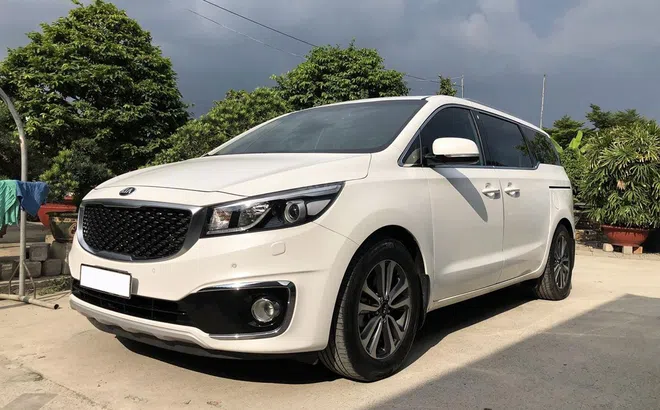 Kia Sedona 2018 rao bán 950 triệu, rẻ hơn xe mới hơn 400 triệu