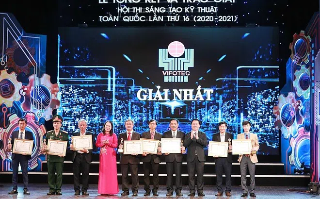 Vinh danh các nhà sáng chế tại lễ trao giải Hội thi Sáng tạo kỹ thuật lần thứ 16