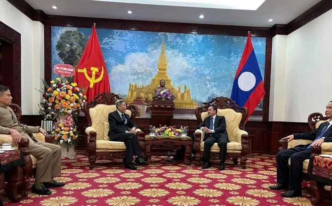Công ty Tây Trường Sơn chúc mừng Quốc khánh nước CHDCND Lào