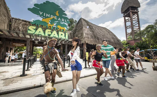 Siêu nhạc hội 8Wonder Winter Festival công bố 11 bản hit và dàn sao Việt biểu diễn cùng Maroon 5