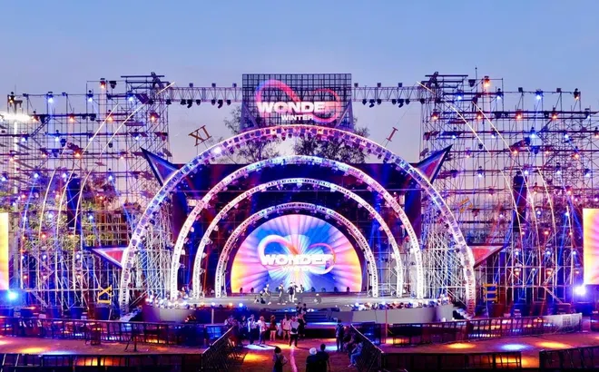 Sân khấu tuyệt mỹ của 8Wonder Winter Festival vừa được hé lộ, fan Việt sẵn sàng bùng nổ cùng Maroon 5