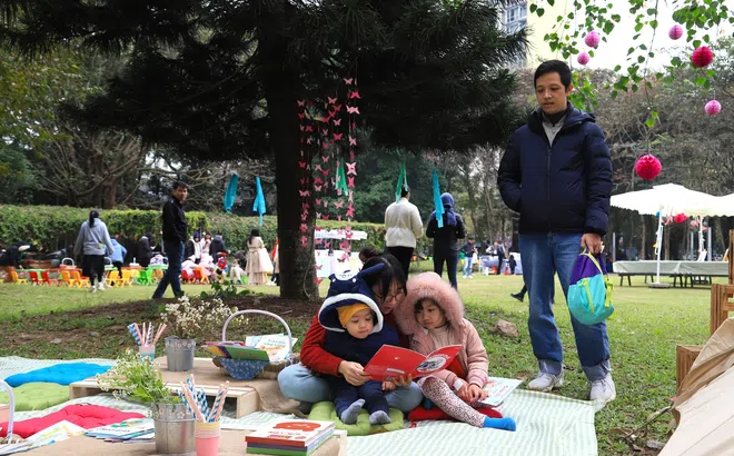 Các bạn nhỏ thích thú trải nghiệm Bookshow "Mùa xuân tình bạn"