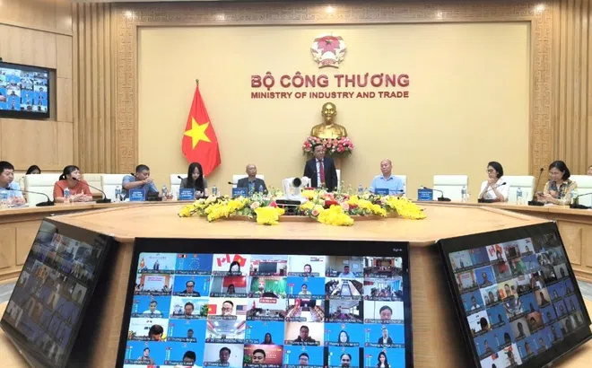 Tổng kim ngạch xuất nhập khẩu hàng hoá 6 tháng đầu năm 2024 ước đạt 369,6 tỷ USD