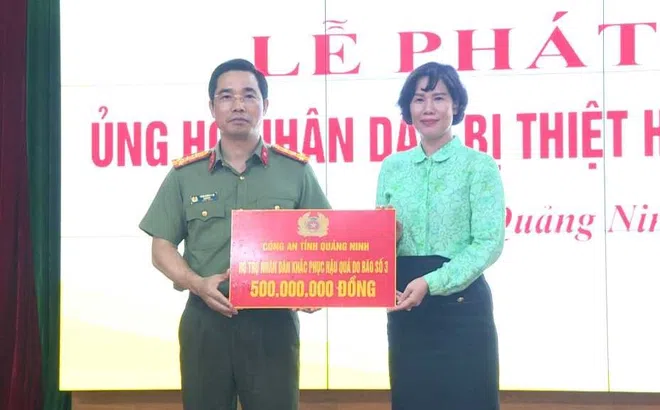 Công an Quảng Ninh trao 500 triệu đồng và phát động ủng hộ nhân dân thiệt hại do bão Yagi