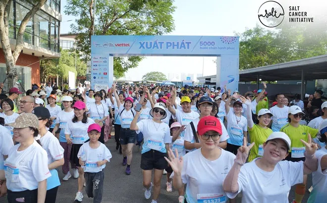 Hơn 2.000 người tham gia đi bộ vì bệnh nhân ung thư Việt Nam