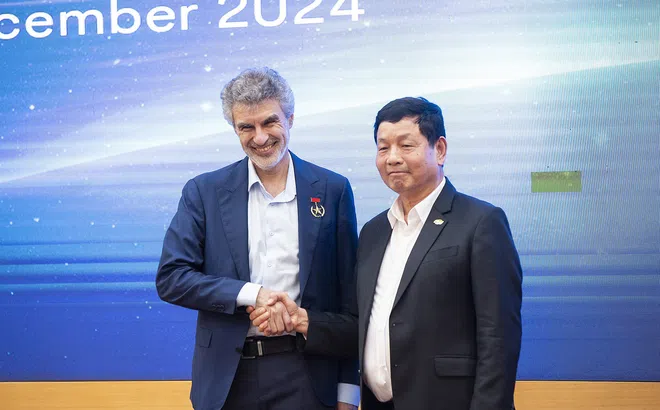 Cuộc đối thoại giữa Chủ tịch FPT Trương Gia Bình và “Quái kiệt AI” Yoshua Bengio: AI sẽ ảnh hưởng “khủng khiếp” đến toàn thế giới
