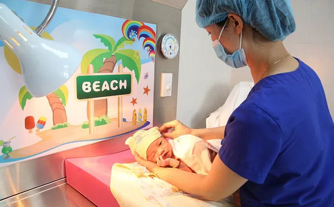 Tôn vinh những đóng góp thầm lặng của lực lượng hộ sinh