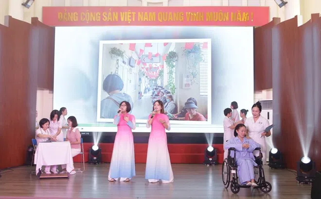 Hội diễn văn nghệ Chào mừng 55 năm thành lập Bệnh viện Đa khoa Đống Đa