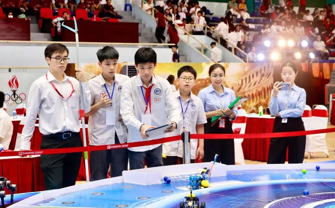 Học sinh Thủ đô làm chủ AI qua sân chơi Robobimi AI Champion