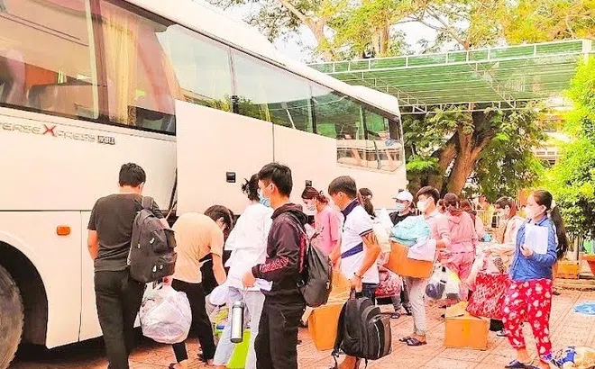 BÌNH DƯƠNG: Số ca khỏi bệnh tăng cao, F0 mắc mới giảm mạnh
