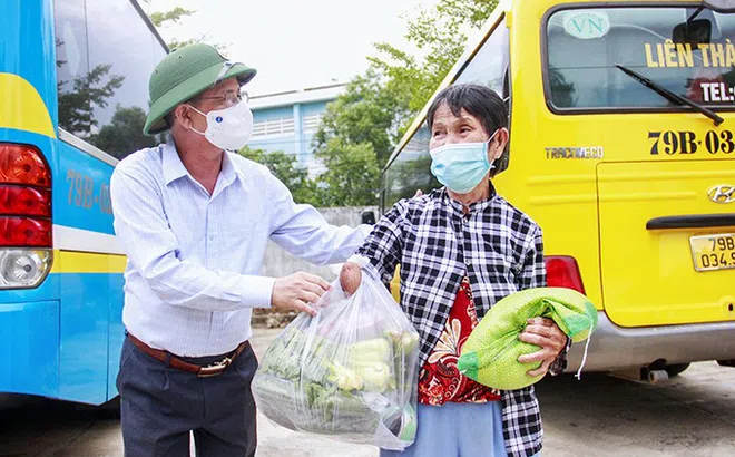 Chủ tịch Khánh Hòa: Không để dân đói khi thực hiện giãn cách xã hội
