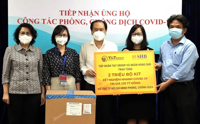 T&T Group và SHB tặng TPHCM 2 triệu bộ kit xét nghiệm nhanh COVID-19