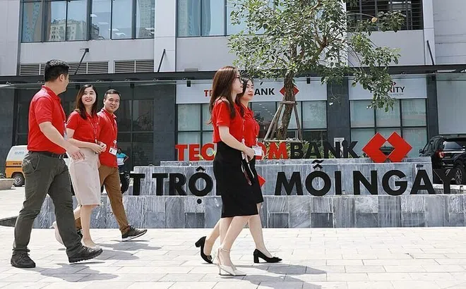 Thu nhập nhân viên Techcombank tăng 19% lên 44 triệu đồng/tháng, mỗi nhân sự tạo ra 1,41 tỷ đồng lợi nhuận