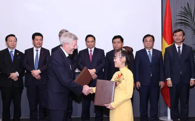 Ký kết, trao 26 thỏa thuận hợp tác giữa Việt Nam và Anh với giá trị hàng tỷ USD