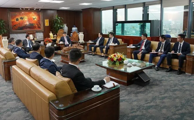 Bức ảnh hé lộ quyền lực thực sự của bầu Thụy tại Thaiholdings