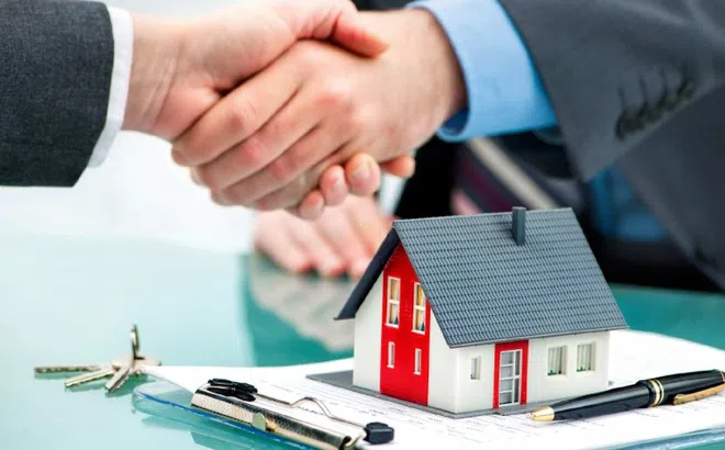 Sacombank và Techcombank siết tín dụng bất động sản