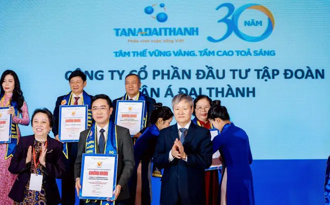 Tân Á Đại Thành gần 20 năm liên tục được tôn vinh “Hàng Việt Nam chất lượng cao”