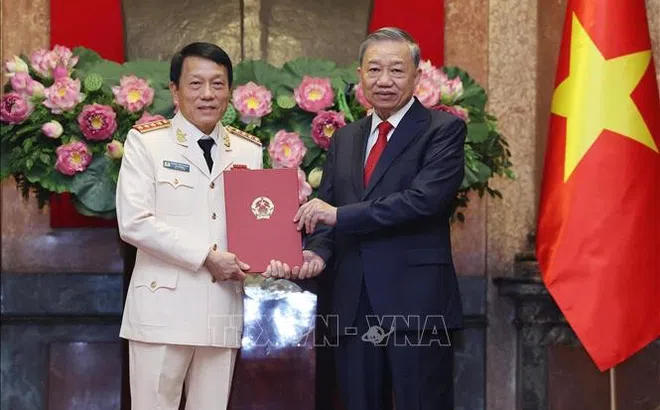 Tổng Bí thư, Chủ tịch nước Tô Lâm trao quyết định thăng quân hàm Đại tướng, Thượng tướng cho lãnh đạo Công an và Quân đội
