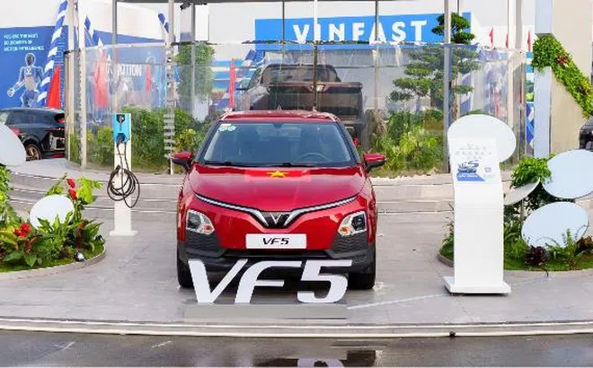 Vì sao VinFast VF 5 “đánh bật” xe xăng, là mẫu xe lý tưởng cho người trẻ?