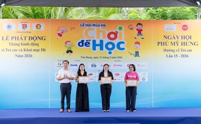 Vinamilk cùng trẻ em tận hưởng ngày hội mùa hè tại Phú Mỹ Hưng