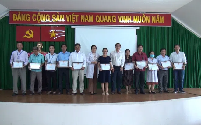 Bệnh viện Lê Văn Việt vinh dự nhận Bằng khen của Chủ tịch Ủy ban Nhân dân TP HCM