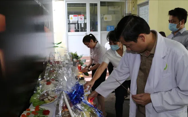 Bệnh Viện Lê Văn Việt tổ chức dâng hương tri ân và tiễn biệt cán bộ, chiến sỹ hy sinh và đồng bào tử vong trong đại dịch COVID-19