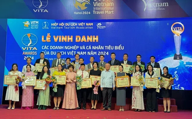 Bộ sưu tập giải thưởng “khủng” của Vinpearl tại Vietnam Travel Awards 2023