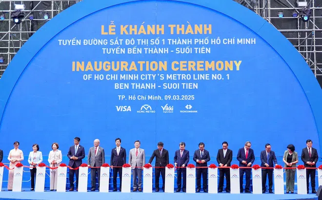 TP.HCM khánh thành tuyến Metro số 1, Vikki Digital Bank cấp 100.000 thẻ miễn phí cho người dân