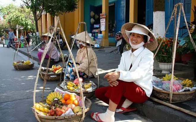 Giãn cách xã hội, người Sài Gòn nếu khó khăn hãy gọi số (028) 38 223 212 - (028) 38 293 958 để được giúp đỡ