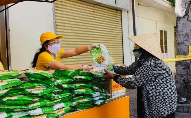 Công an TP HCM : Người dân nào khó khăn hãy gọi số 0283.9247.247