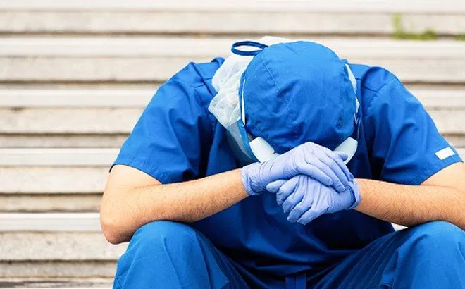 Stress, sang chấn tâm lý - nỗi ám ảnh của nhân viên y tế trong đại dịch COVID-19
