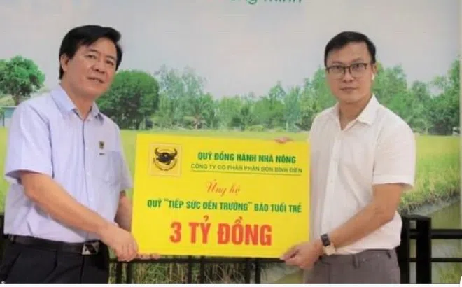 Công ty CP Phân bón Bình Điền ủng hộ 3 tỉ đồng trao học bổng cho tân sinh viên nghèo
