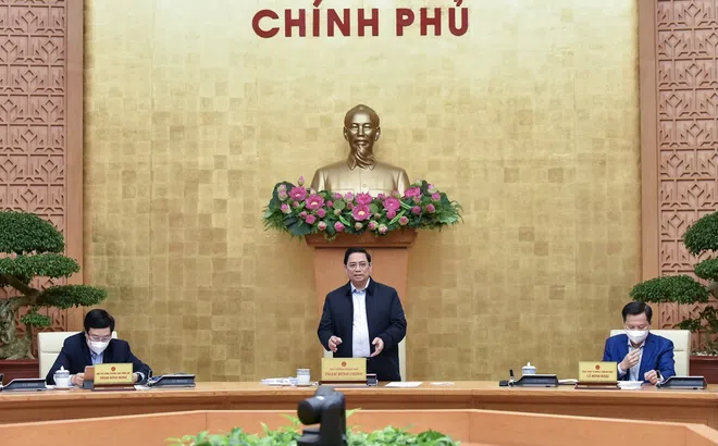 Thủ tướng Phạm Minh Chính: Bảo đảm tới giữa tháng 12 cơ bản tiêm đủ 2 mũi cho toàn bộ dân số từ 18 tuổi trở lên