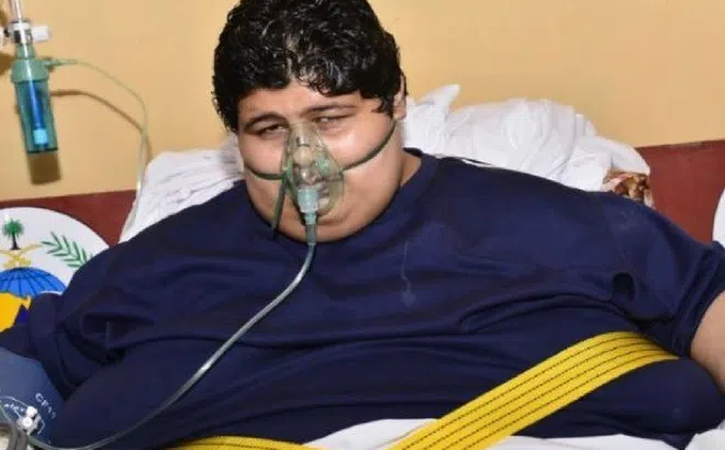 Cú 'lột xác' của thiếu niên nặng hơn 600 kg