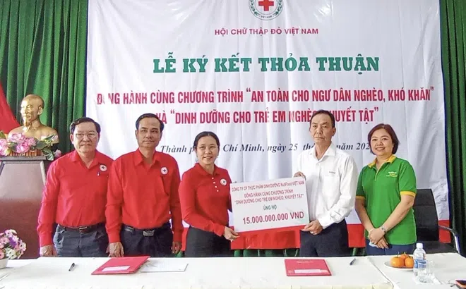 Nutifood đồng hành cùng Hội Chữ thập đỏ Việt Nam hỗ trợ trẻ em và ngư dân nghèo