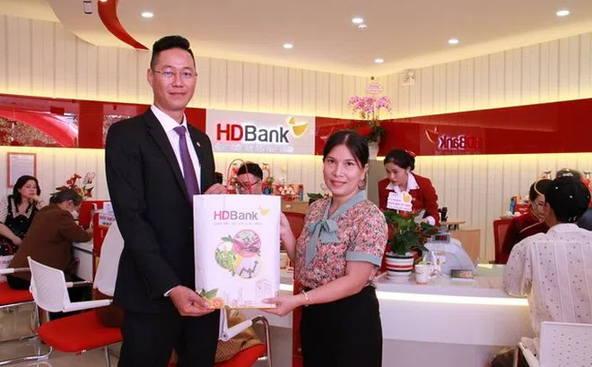 Khai trương HDBank Đắk Bla, điểm giao dịch thứ 4 tại Kon Tum