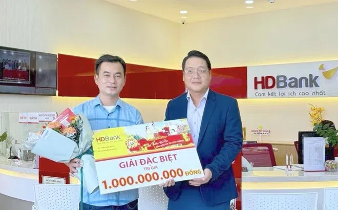 Khách hàng HDBank nhận thưởng 1 tỷ đồng