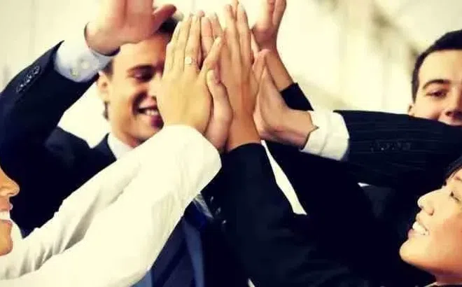 Các mối quan hệ tích cực giúp chúng ta hạnh phúc hơn, khỏe mạnh hơn và sống lâu hơn