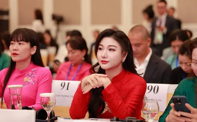 "Bông hồng vàng" - Nữ doanh nhân tiêu biểu trẻ nhất Việt Nam 2025 là ai?