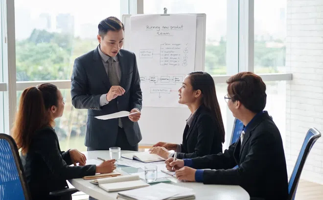Nhà Quản trị và Nhà Quản lý dưới góc độ khoa học tổ chức và quản trị học