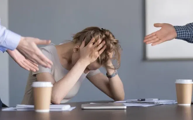 7 kiểu đồng nghiệp âm thầm ‘kéo chìm’ sự nghiệp của bạn