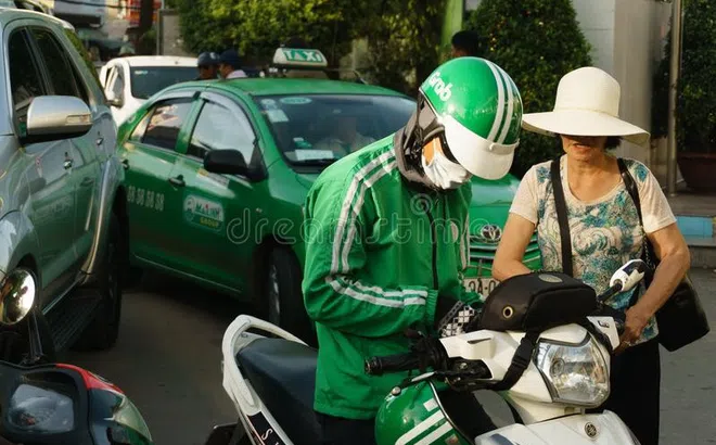 Grab, Gojek, và các ứng dụng giao hàng gặp khó với Chỉ thị 16 và Chỉ thị 17