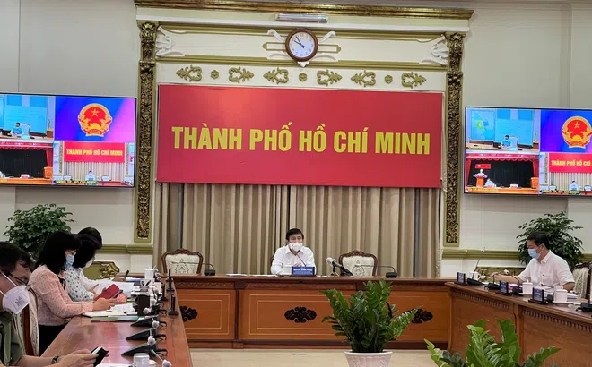 Phó thủ tướng Vũ Đức Đam: Sớm đưa người dân thành phố trở lại cuộc sống bình thường mới sau 15 ngày
