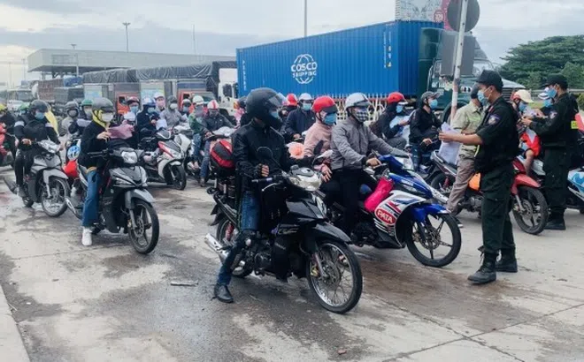 Bộ trưởng Bộ Y tế: Các địa phương phải có kịch bản cao nhất trong chống dịch