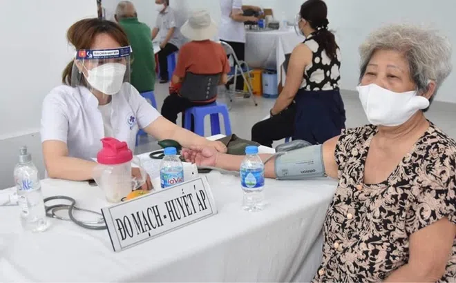 TPHCM bước vào đợt tiêm thứ 6, còn vắc xin Sinopharm vẫn chờ thẩm định