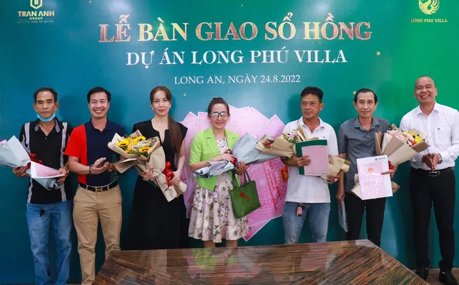 Trần Anh Group tổ chức lễ bàn giao sổ hồng đợt 1 dự án Long Phú Villa
