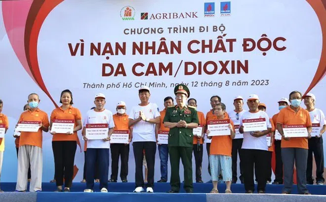 Agribank đồng hành chương trình vì nạn nhân chất độc màu da cam