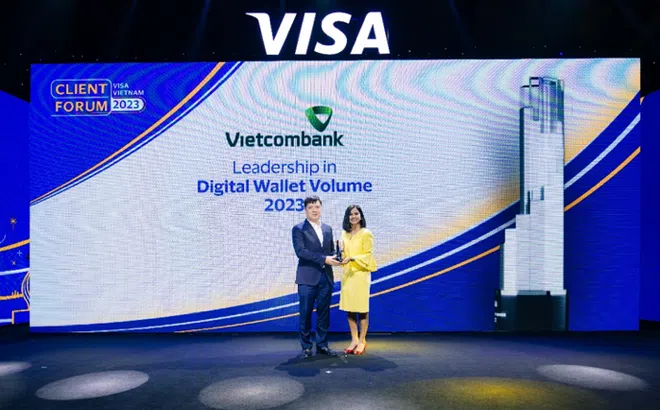 Vietcombank được VISA vinh doanh 12 hạng mục giải thưởng quan trọng trong hoạt động thẻ năm 2023
