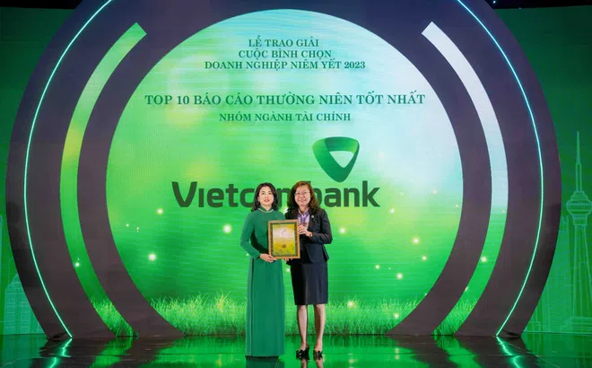 Vietcombank được bình chọn trong top 10 doanh nghiệp niêm yết có Báo cáo thường niên tốt nhất trên thị trường chứng khoán